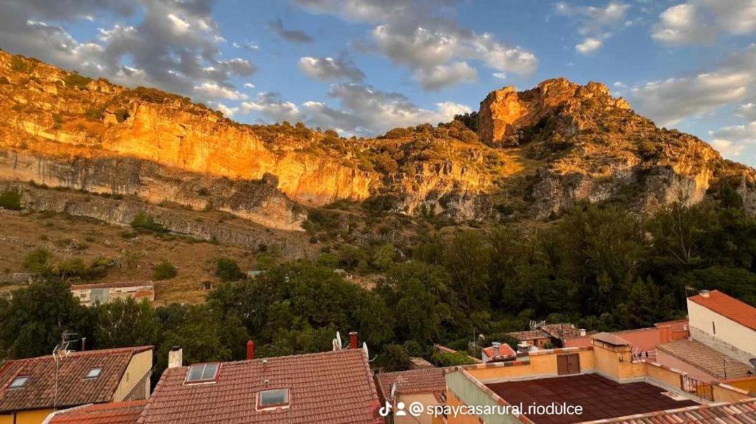 Spa Y Casa Rural Rio Dulce Aragosa Eksteriør billede